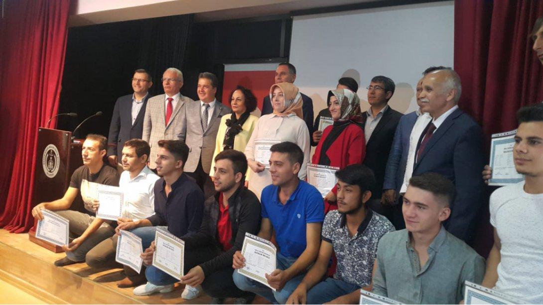 Ahilik Haftası Kapsamında İbrahim Bodur Mesleki Eğitim Merkezinde Belge Töreni Düzenlendi