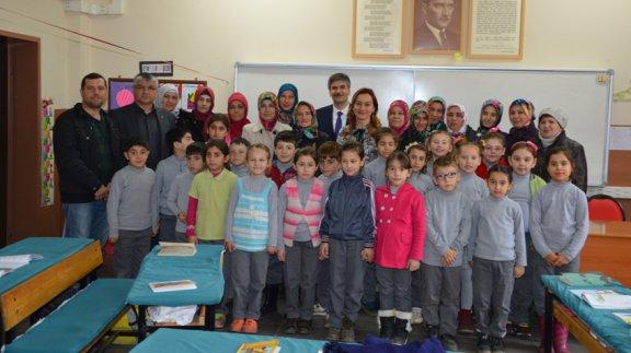 Yeniköy Ortaokulu Velileri Kitap Okuma Saatine Katıldı