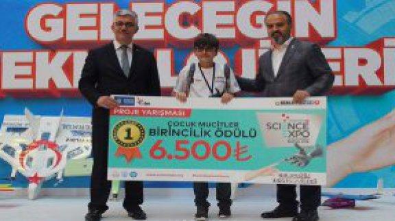 Şehit Prof.Dr.İlhan VARANK Bilim Ve Sanat Merkezi öğrencisi Muharrem GÜLGÖNÜL THY SCIENCE EXPO ´da Türkiye 1.si oldu.
