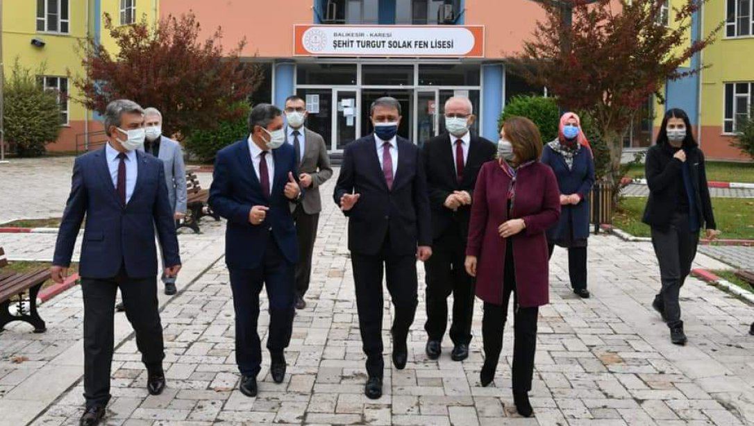 Sayın Valimiz Hasan ŞILDAK, Şehit Turgut Solak Fen Lisesini Ziyaret Etti.