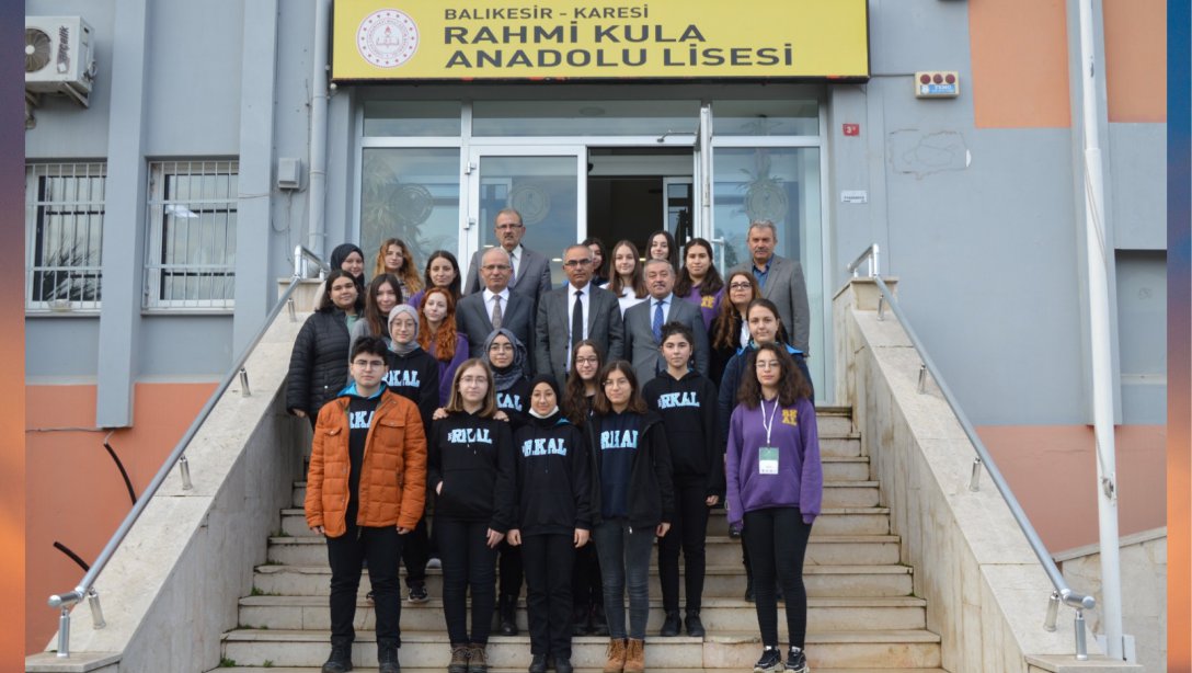 Anadolu Mektebi Projesi Paneli Rahmi Kula Anadolu Lisesinde Gerçekleştirildi.