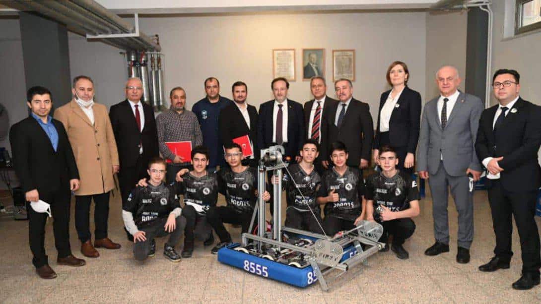 Borsa İstanbul Mesleki ve Teknik Anadolu Lisesi Robot Takımından Büyük Başarı