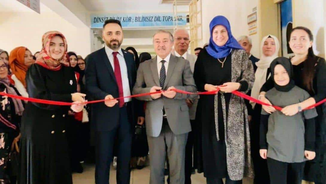 Şule Yüksel Şenler Kız Anadolu İmam Hatip Lisesi Zarafet Atölyesi Açıldı.