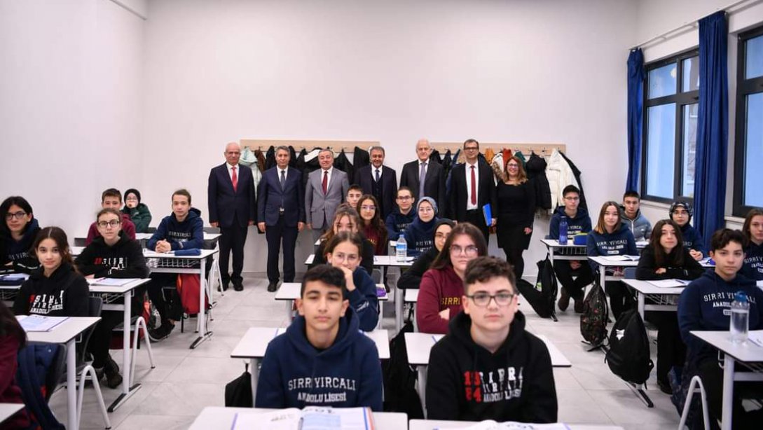 Sayın Valimiz, Sırrı Yırcalı Anadolu Lisesini Ziyaret Etti.
