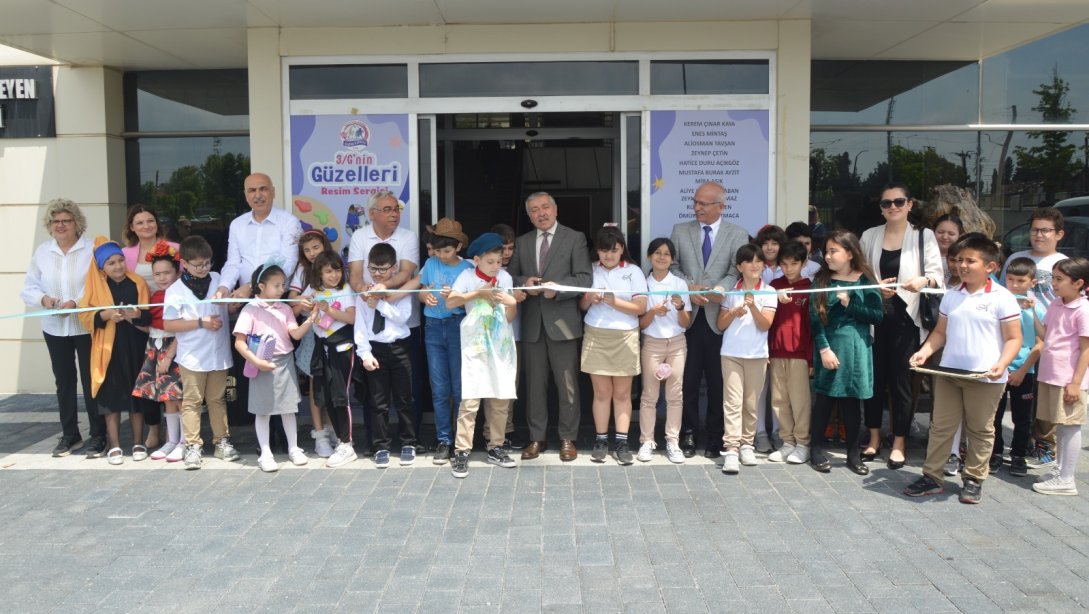 İlçemiz Atatürk İlkokulu 3.Sınıf Öğrencilerinin Resim Sergisine Yoğun İlgi
