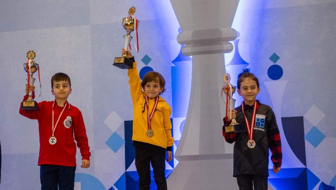 İlçemizin Gururu, Türkiye Satranç Şampiyonu: Ömer Taha DEDE!