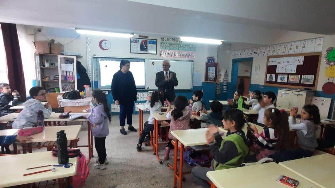 İlçe Milli Eğitim Müdürümüz Sayın Sami GÜNNÜ 23 Nisan İlkokulu'nu Ziyaret Etti.