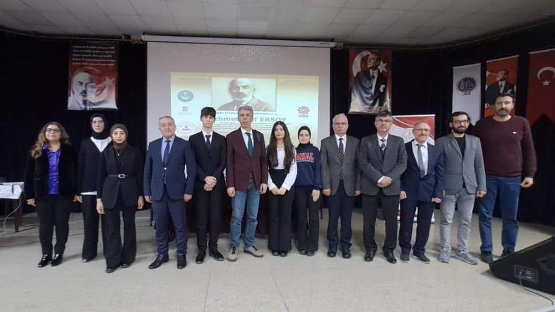 Anadolu Mektebi Projesi Kapsamında ''12 Mart İstiklal Marşı'nın Kabulü ve Mehmet Akif ERSOY'' Konulu Panel Muharrem Hasbi Anadolu Lisemizde Gerçekleşti.