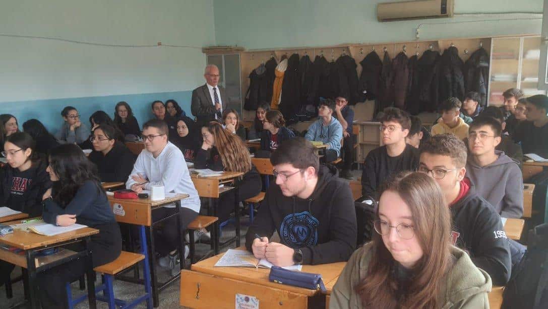 İlçe Milli Eğitim Müdürümüz Muharrem Hasbi Anadolu Lisesini Ziyaret Etti.