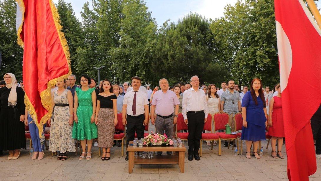 Şehit Turgut Solak Fen Lisesinde Gurur Dolu Mezuniyet Töreni
